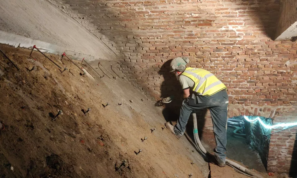 Shotcrete below railway 